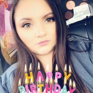 Meet your Posher, Alinia